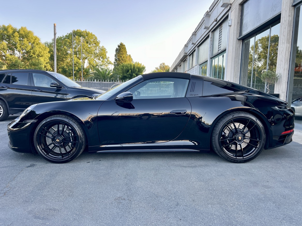 Porsche 992 TARGA 4 GTS