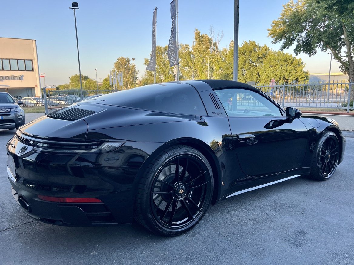 Porsche 992 TARGA 4 GTS