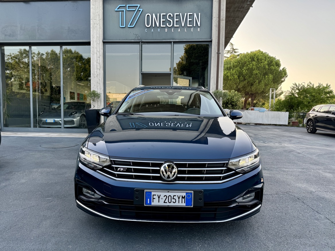 Volkswagen Passat Variant 1.6 TDI R-LINE