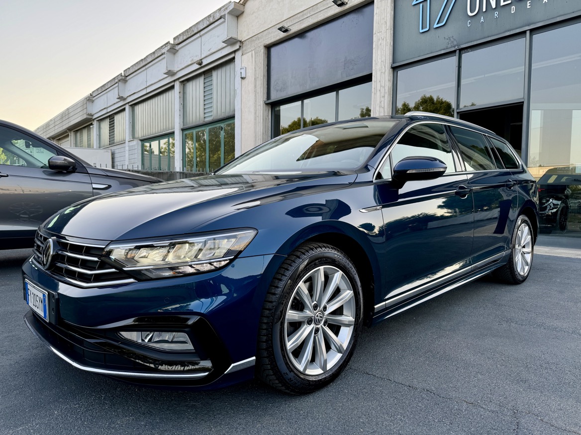 Volkswagen Passat Variant 1.6 TDI R-LINE