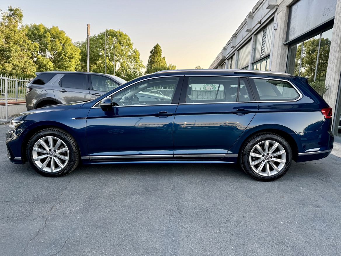 Volkswagen Passat Variant 1.6 TDI R-LINE