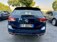 Volkswagen Passat Variant 1.6 TDI R-LINE