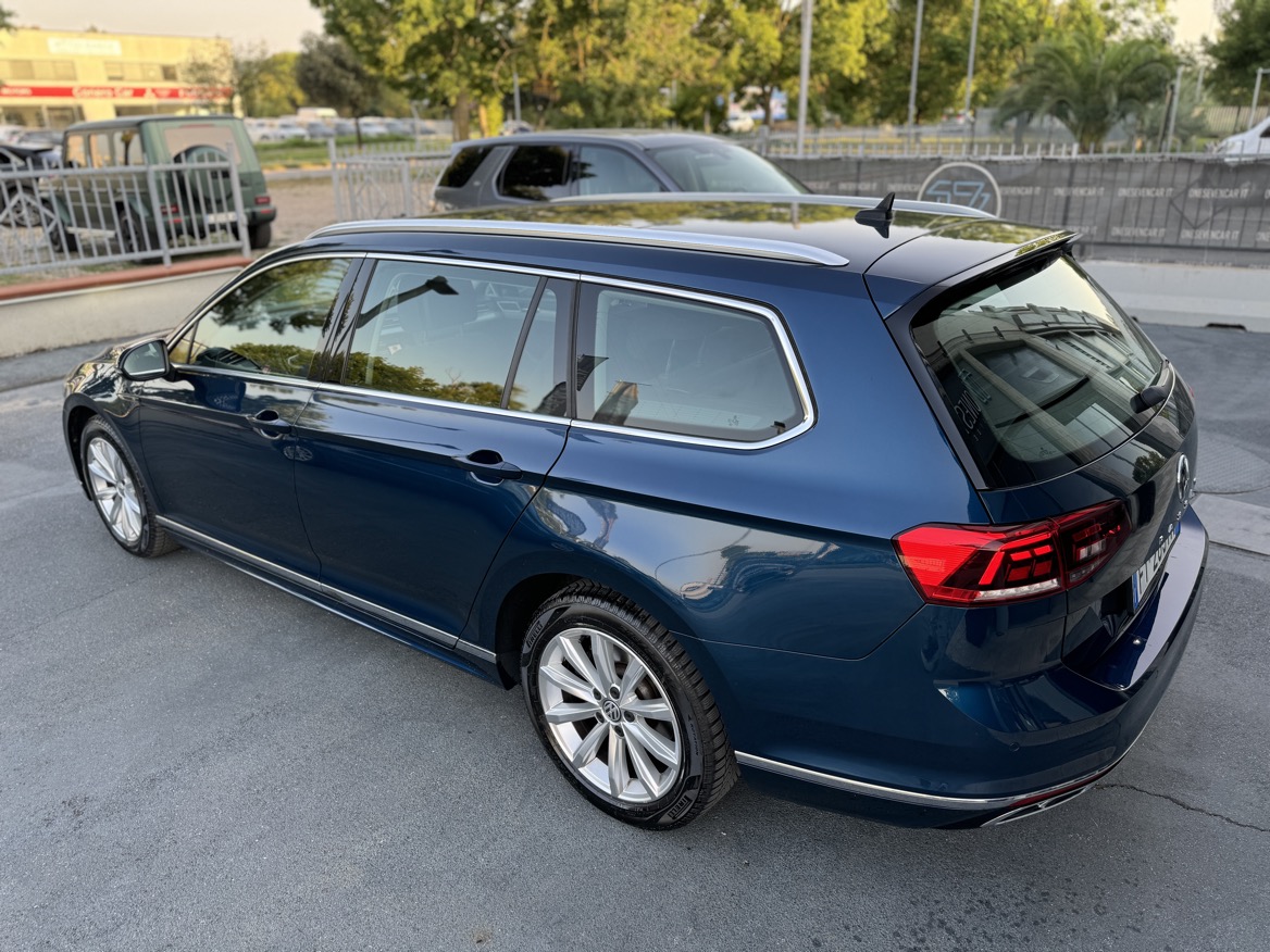 Volkswagen Passat Variant 1.6 TDI R-LINE