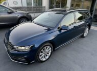 Volkswagen Passat Variant 1.6 TDI R-LINE