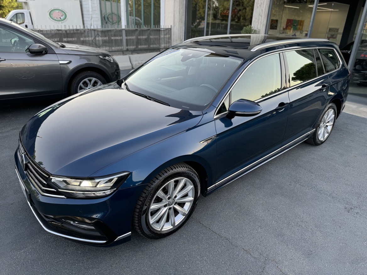 Volkswagen Passat Variant 1.6 TDI R-LINE