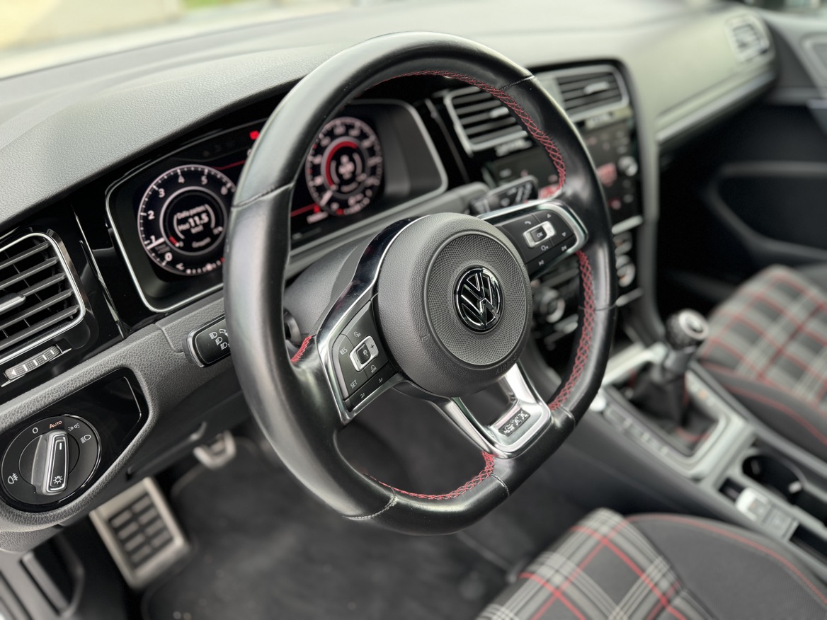 Volkswagen Golf GTI 2.0 TFSI 245 CV